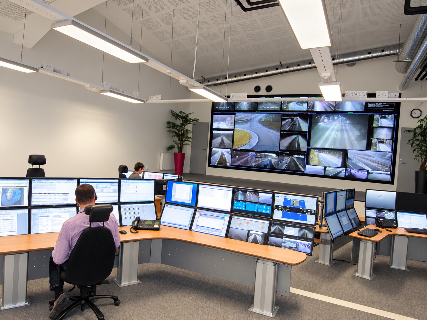 ErgoDesk todelt separat skjermhylle renset